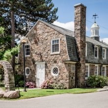 Click to view the Coach House Weddings gallery.